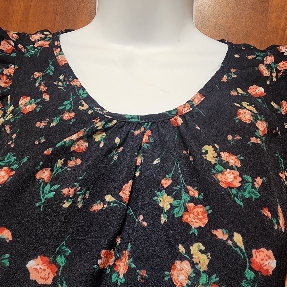 𝅺women's CHIANALE FLORAL(FLOWER)BLOUSE SMALL - Picture 2 of 4